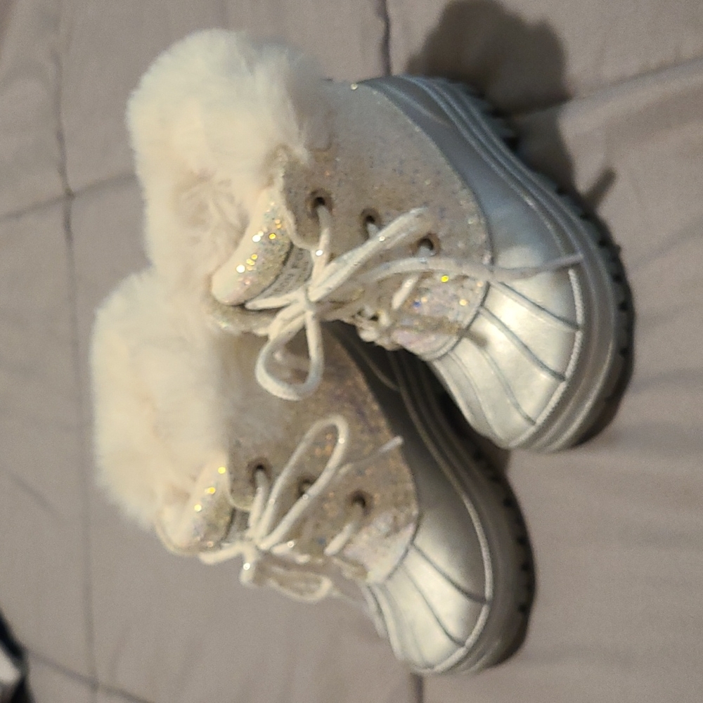 LIKE NEW Sparkly Snow Boots